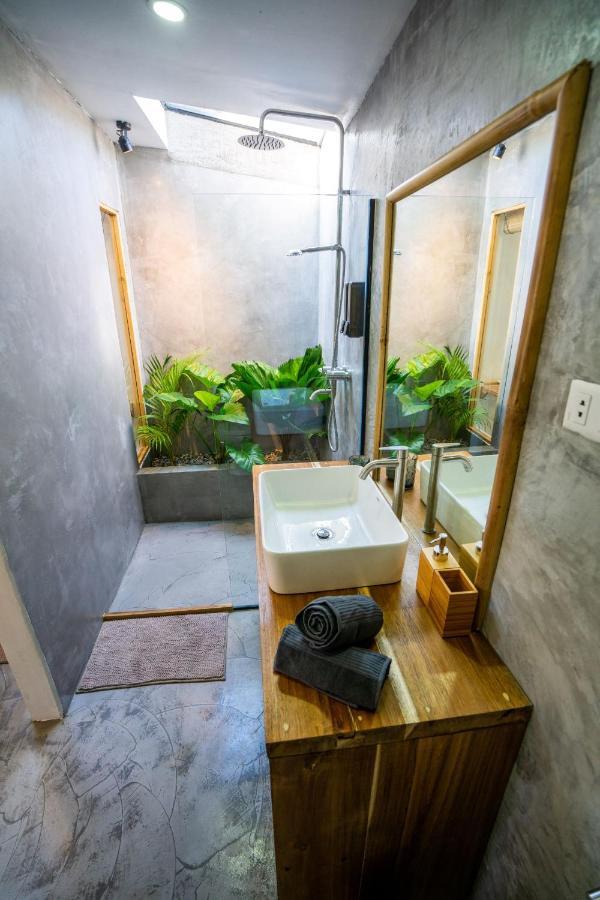 Palayan Villa - Villa With Views, Garden And Pool 爱妮岛 外观 照片